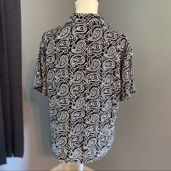 Casual Studio Button Down Top - Picture 3 of 5